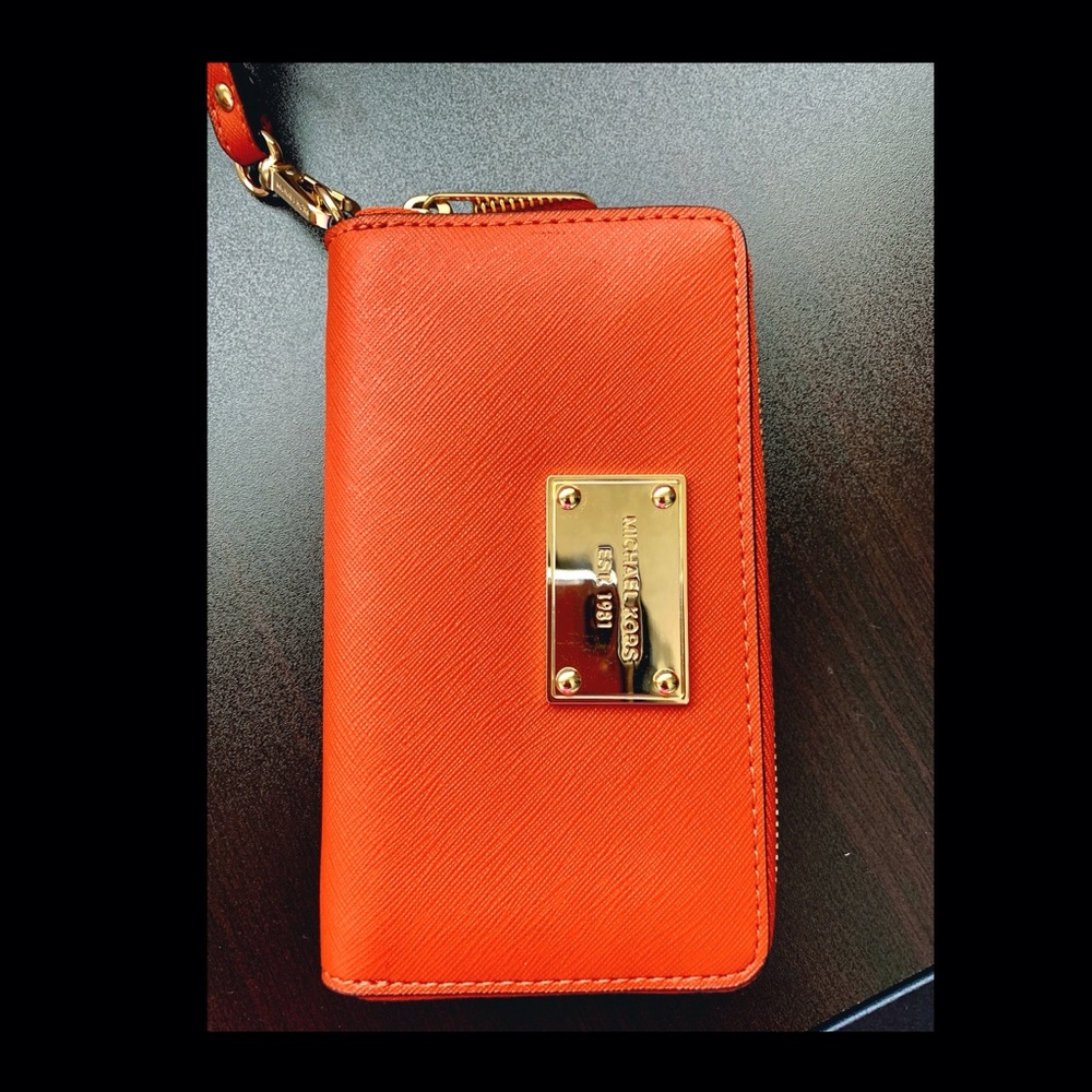 Michael Kors Wristlet Wallet